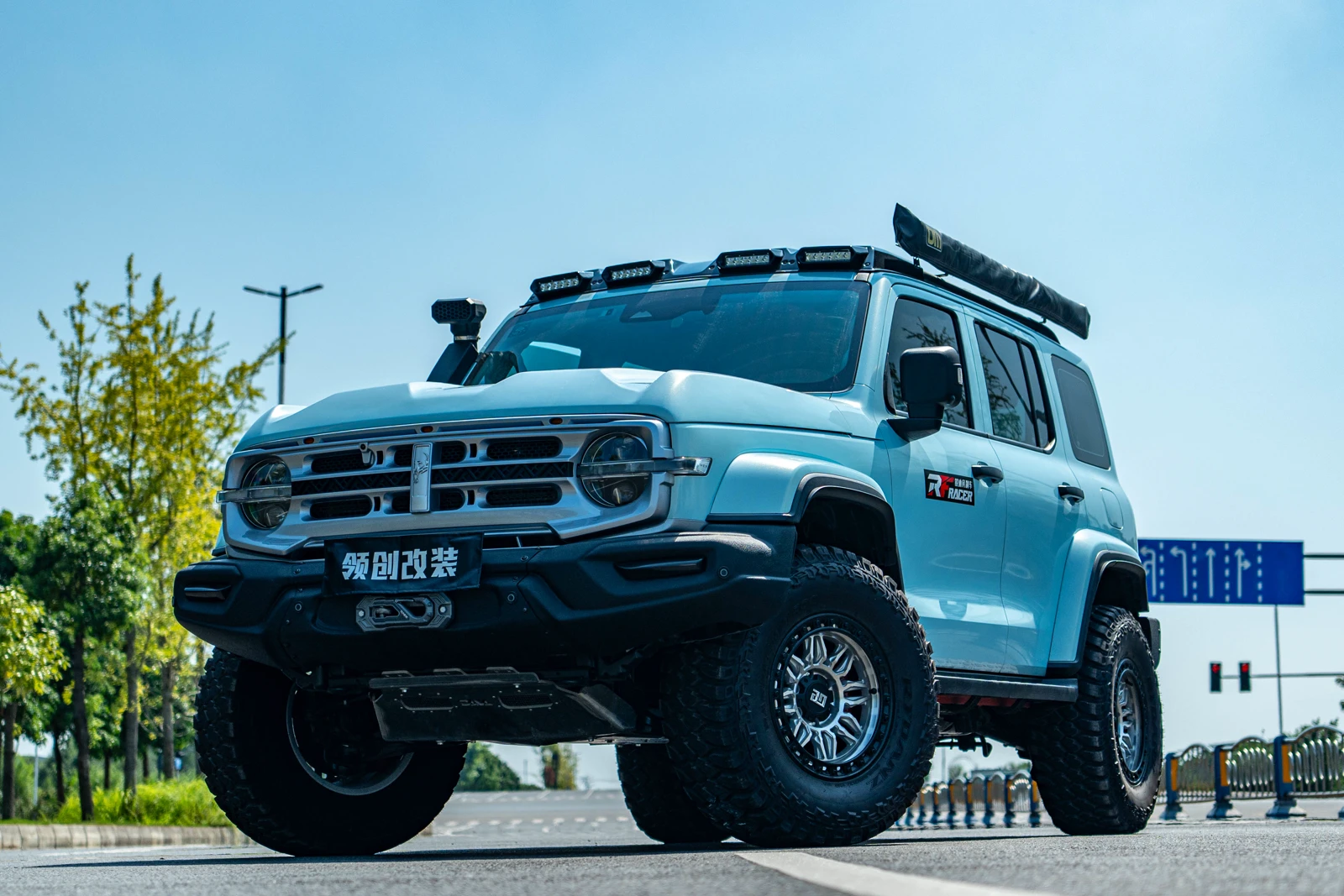 Zhuque body kit on a display vehicle